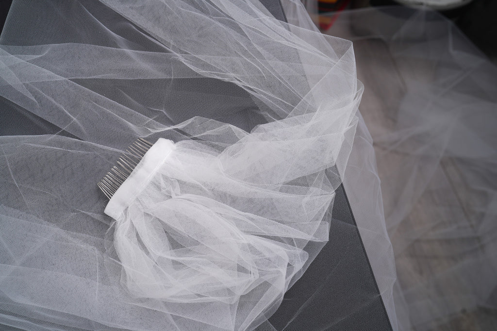 3m Cathedral Length Simple Bridal Veil with Comb | Soft Tulle Long Wedding Veil for Bride (Off-White / White)